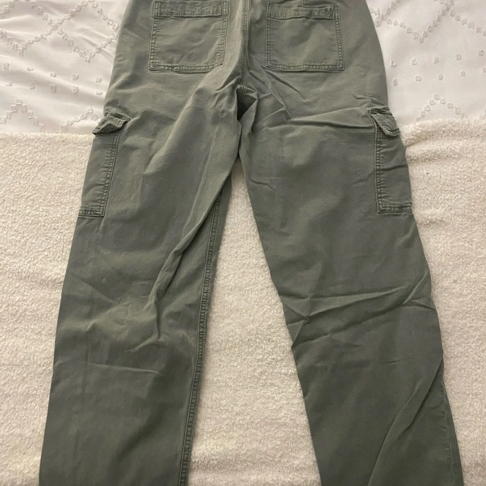American Eagle Outfitters Green Cargo Pants - Picture 1 of 6